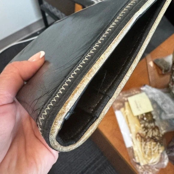 CHANEL Black Leather Wallet - Picture 2 of 10